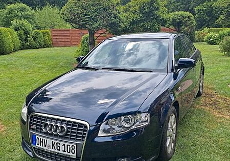 Audi A4 1,8 T Limousine (8E) s-line