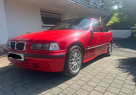 BMW 316i Compact Open Air Edition