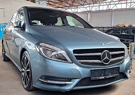 Mercedes-Benz B 200 BlueEFFICIENCY -