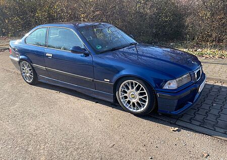 BMW 323i Coupe M-Paket Avusblau