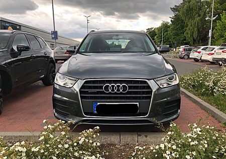 Audi Q3 2.0 TDI S tronic quattro -