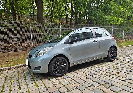 Toyota Yaris 1,0-l-VVT-i -1 Hand,HU 08/25,guter Zustand