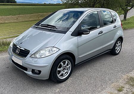Mercedes-Benz A 150 CLASSIC Polarsilber 63.000 KM HU/AU neu