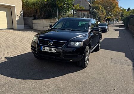 VW Touareg Volkswagen 3.0 V6 TDI Tiptronic Standard