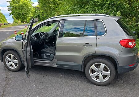 VW Tiguan Volkswagen 2.0 TDI 4MOTION Sport & Style Sport &...