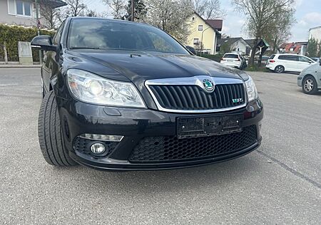 Skoda Octavia 2.0 TDI RS Combi-125-KW-XENON -