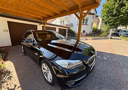 BMW 520d Touring*Xenon*HUD*Memory*Volleder*Pano
