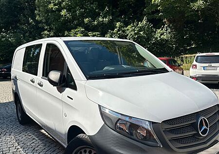 Mercedes-Benz eVito Transporter AHK 3-Sitzer gepflegt wenig km