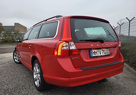 Volvo V70 3.2 Summum Automatik 6-Zylinder Benzin