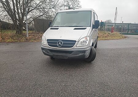 Mercedes-Benz Sprinter 210 CDTI mit neu TÜV zu verkaufen