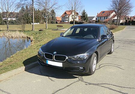 BMW 320i Advantage