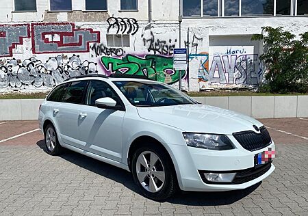 Skoda Octavia Combi Elegance Panorama-Dach