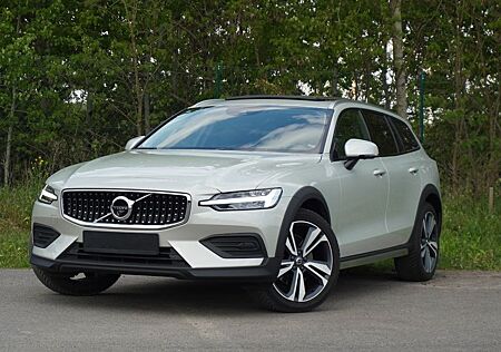 Volvo V60 B4 Cross Country Pro AWD Pano/360°/ACC/HuD