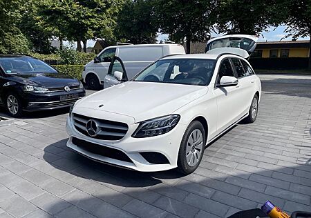 Mercedes-Benz C 220 d T Autom. -