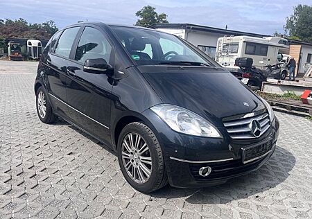Mercedes-Benz A 180 A -Klasse AvantgardeAUT PDC KLIMA SITZHZG