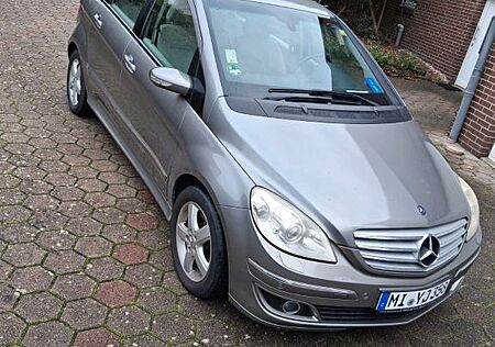 Mercedes-Benz B 200 CDI -