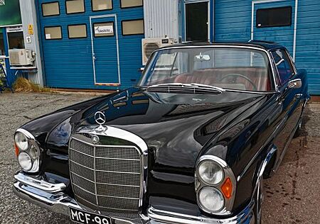 Mercedes-Benz 300 Se coupe