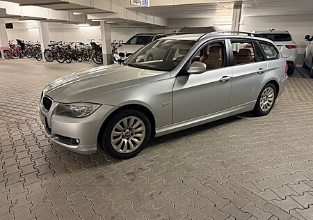 BMW 320i Touring-Scheckheft Lückenlos-MFL-Kette Neu
