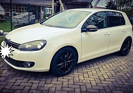 VW Golf Volkswagen 1.6 TDI MATCH LED KLIMA 17" HU NEU