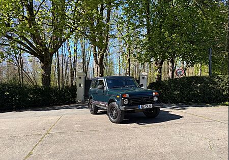 Lada Niva 4x4 | Bj: 2016 | 44.900 km | TÜV 09/20