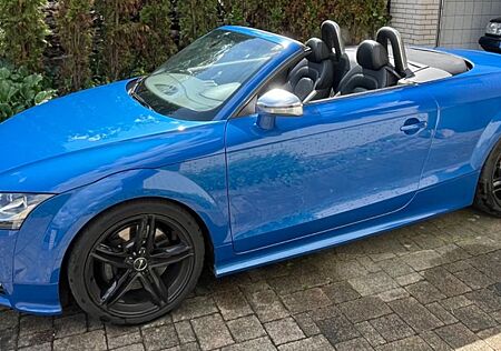 Audi TTS Roadster 2.0 TFSI quattro -