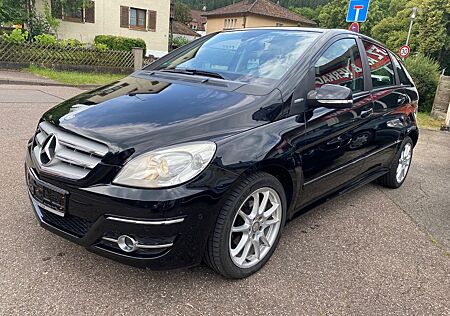 Mercedes-Benz B 180 *Pano*PDC*SHZ*Klima*Sport