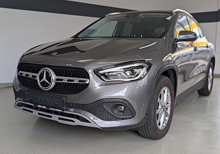 Mercedes-Benz GLA 220 GLA 220d Business PANO KAM SHZ LED LEDER TEMP