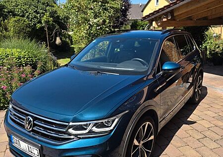 VW Tiguan Volkswagen 2.0 TDI SCR 147kW DSG 4MOTION R-Line ...