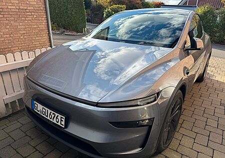 Tesla Model Y Hinterradantrieb (Juniper) 62,5 Kwh, AHK