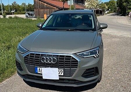 Audi Q3 35 TDI quattro -