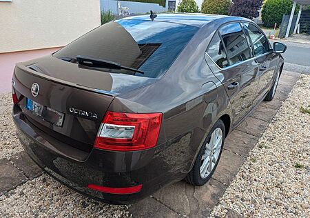 Skoda Octavia 1.8 TSI Green tec DSG Elegance Elegance