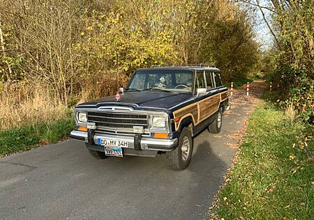 Jeep Wagoneer