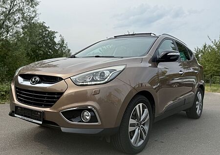 Hyundai ix35 2.0/Automatik/Navi/R.F.Kam/P.Dach/Garantie