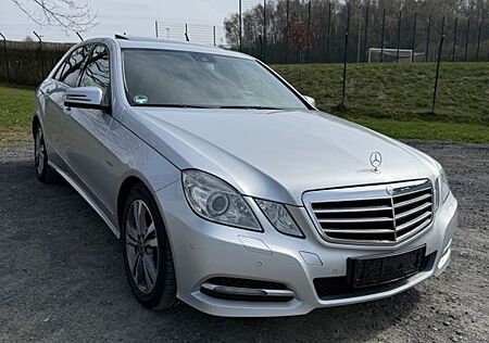 Mercedes-Benz E 220 CDI BlueEFFICIENCY AVANTGARDE Voll Ausstat