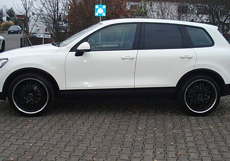 VW Touareg Volkswagen V6 TDI! OFFROAD-PAKET!AHK-3500KG! TOP !