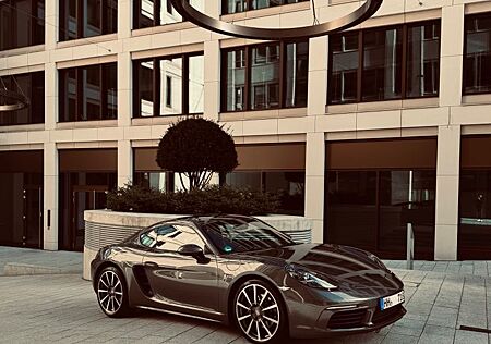 Porsche Cayman 718