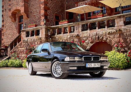 BMW 750i V12 Liebhaber, rostfrei, TÜV neu, TV, Navi