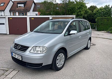VW Touran Volkswagen 2.0 TDI DPF Highline 7-Sitze