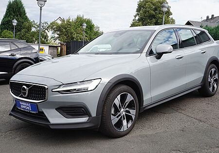 Volvo V60 Cross Country Plus AWD