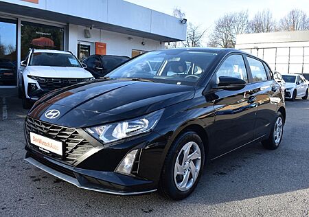 Hyundai i20 1.2 79 PS Navi Kamera SHZ LHZ PDC SOFORT