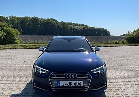 Audi S4 Avant 3.0 TFSI Quattro | AHK | StHZ