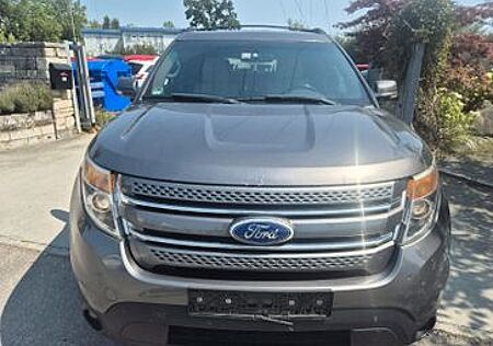 Ford Explorer