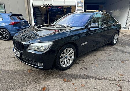 BMW 740d xDrive NAVI-LEDER-XENON-HEADUP-EUR5-TÜV-NEU