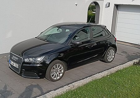 Audi A1 1.2 TFSI Attraction Sportback Attraction