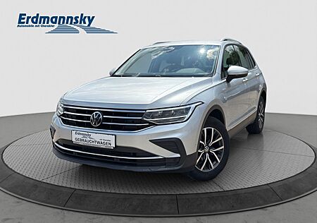 VW Tiguan Volkswagen 1.5 TSI Life/AHK klappbar/LHZ/R-Kam/SHZ