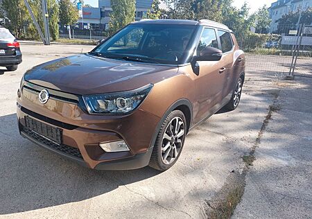 SsangYong Tivoli 1.6 e-XDi ,Aut,Motor läufl klappert?motor