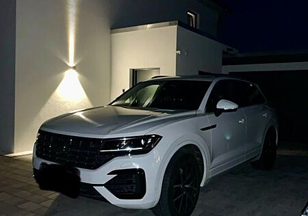 VW Touareg Volkswagen 3.0 V6 TDI, R-Line, Scheckheft gepflegt