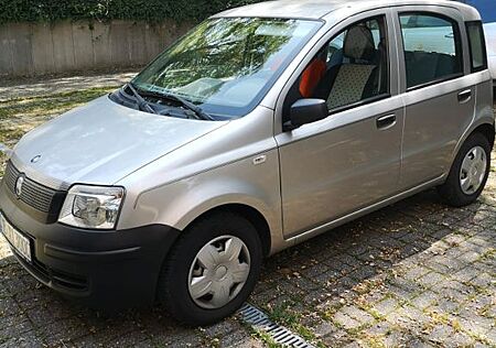 Fiat Panda Garagenfahrzeug / TÜV Neu