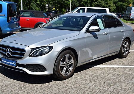 Mercedes-Benz E 200 Autom. LED Navi 360° Kamera Memory