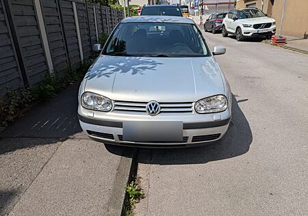 VW Golf Volkswagen 4 115PS 4-Fach bereift